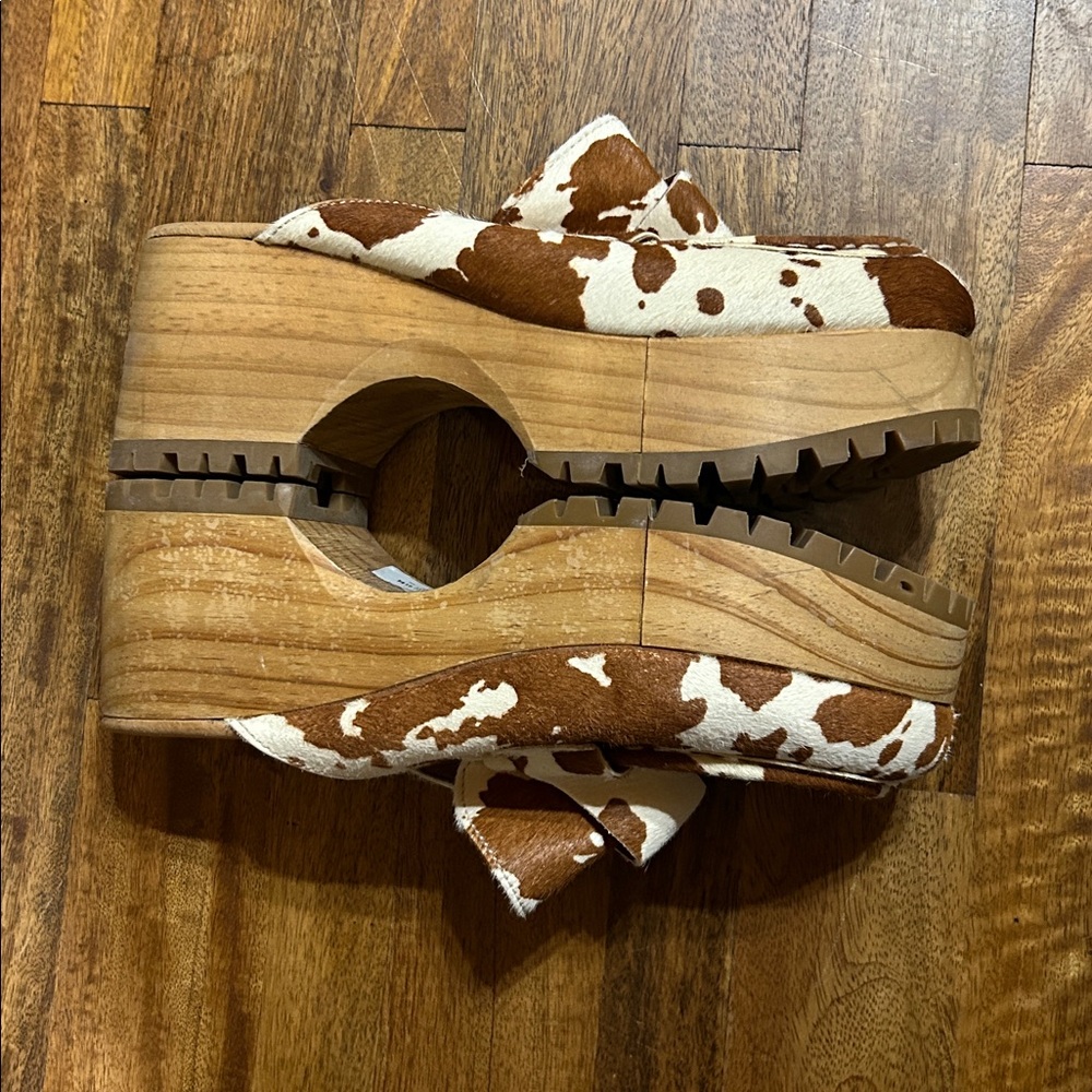 Women’s Cowhide Platform Clog Mule in Brown and White - Picture 8 of 9